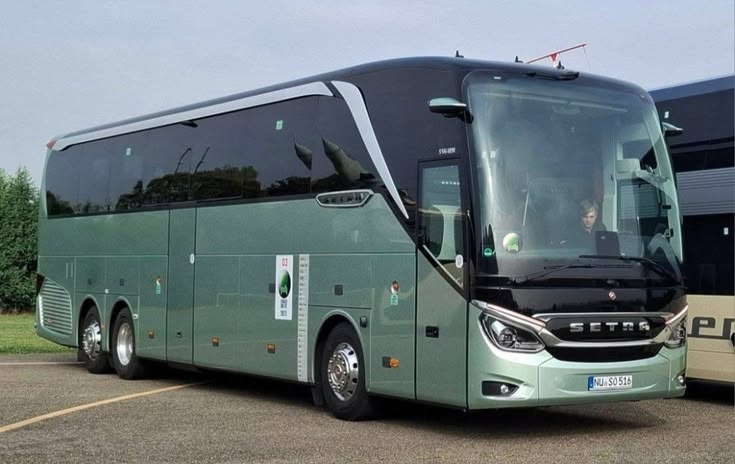 Bus Big 47 Seat
